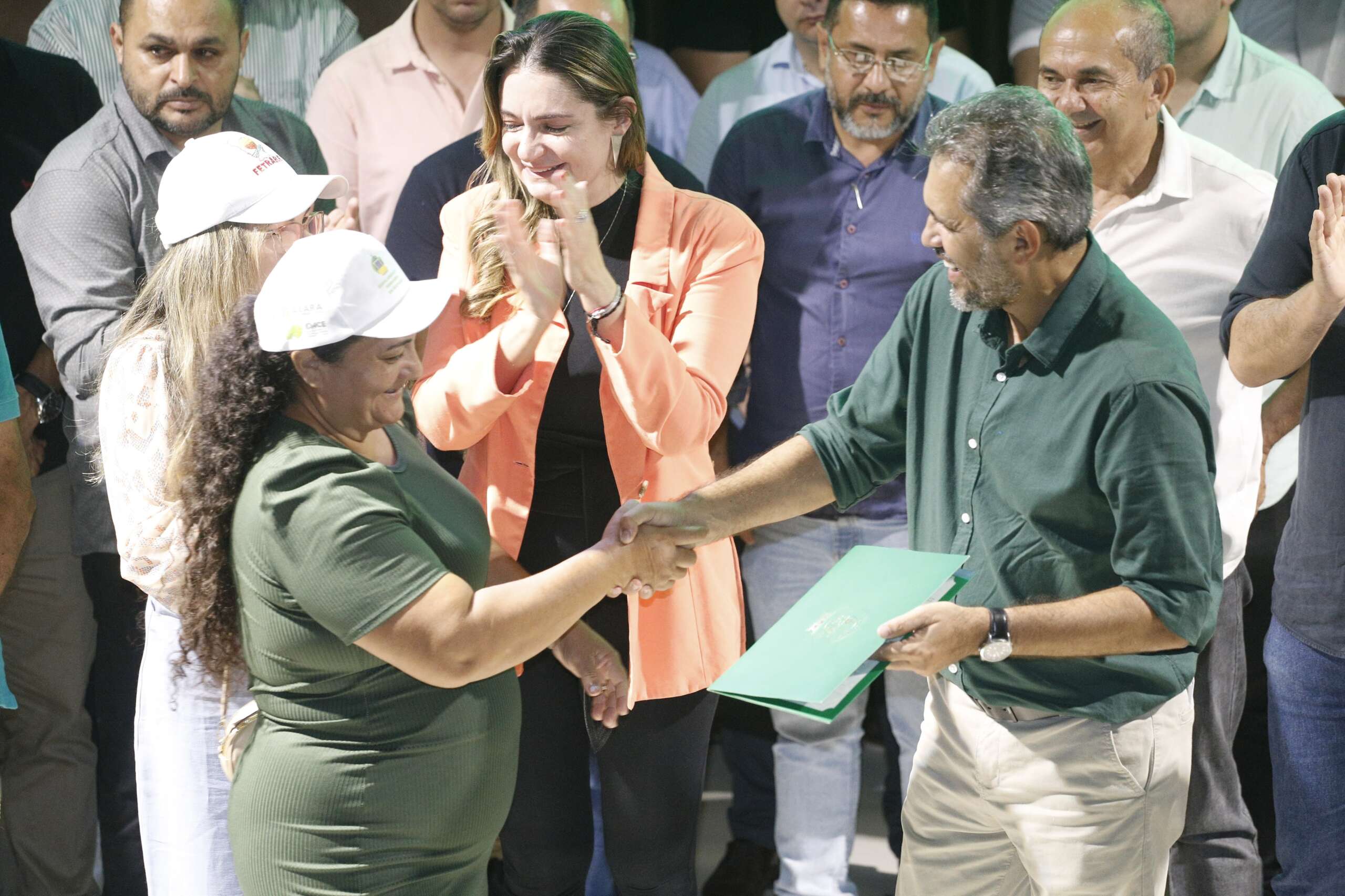 Mais de 200 famílias da Serra da Ibiapaba são beneficiadas com a regularização das suas terras