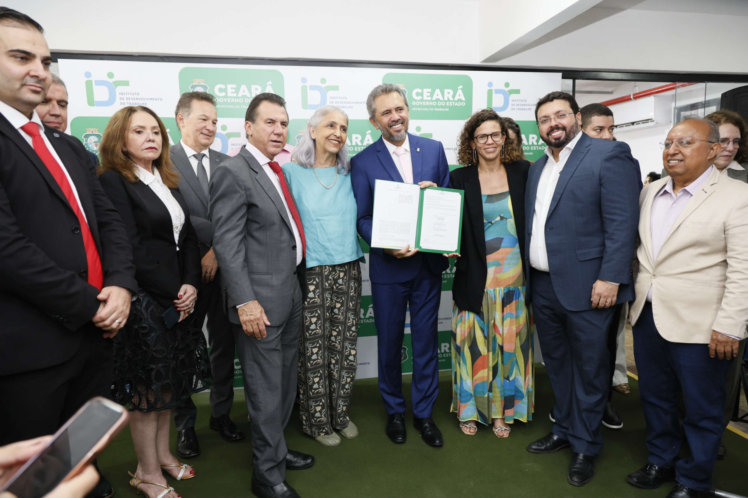 Atendimento ao trabalhador é ampliado com novo espaço em Fortaleza e construção de equipamentos em Maracanaú e Limoeiro do Norte