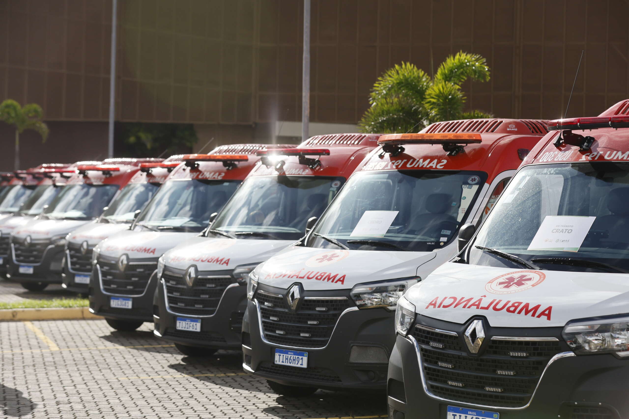 Em parceria com a União, Governo do Ceará renova frota do Samu em 25 municípios