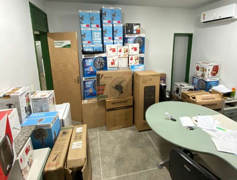 Polícia Civil prende sete suspeitos de receptação e apreende diversos eletrodomésticos