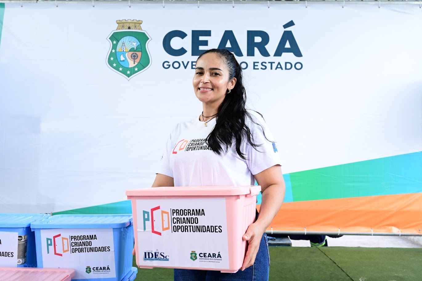 Mais de 800 pessoas recebem certificados de qualificação profissional nesta sexta-feira