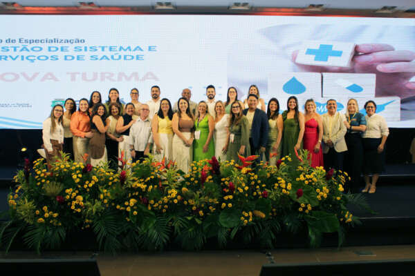 ESP-CE celebra formação de novos especialistas em Gestão de Saúde