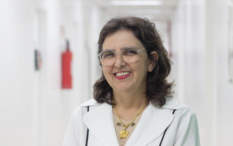 Novo Hospital Universitário do Ceará será dirigido pela médica e professora da Uece, Ivelise Brasil