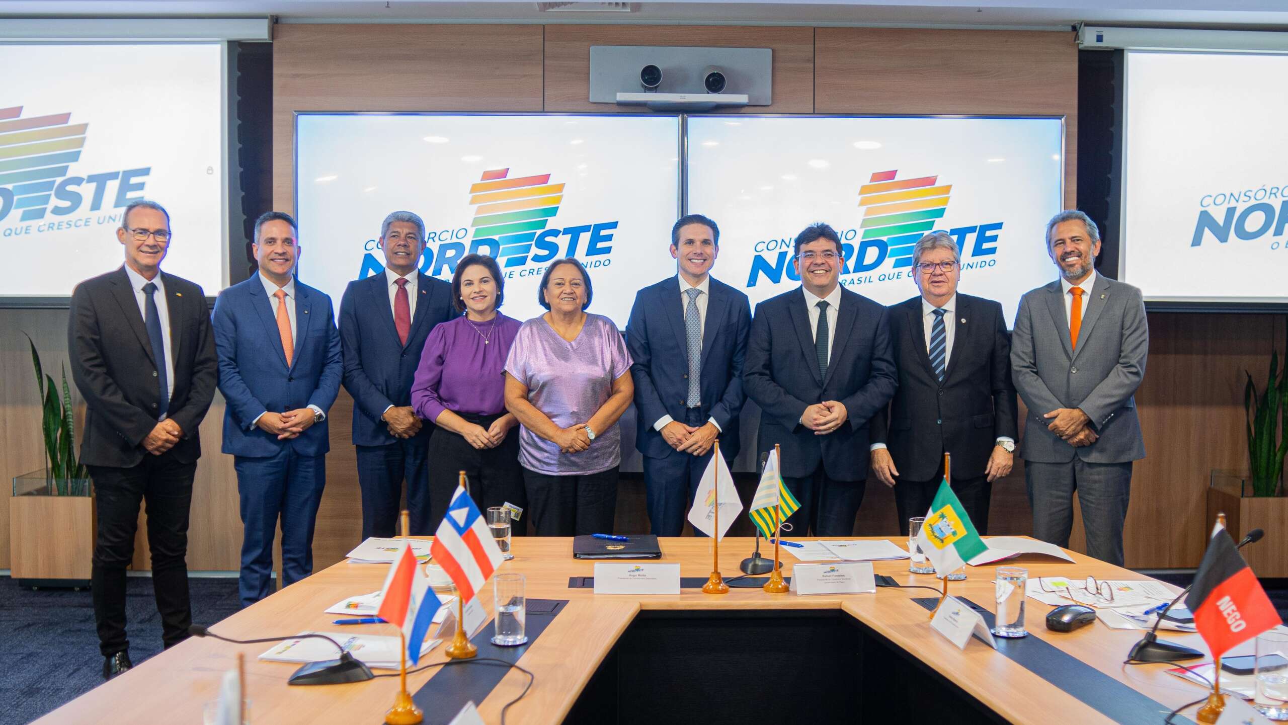 Governador Elmano de Freitas participa de reunião do Consórcio Nordeste, em Brasília