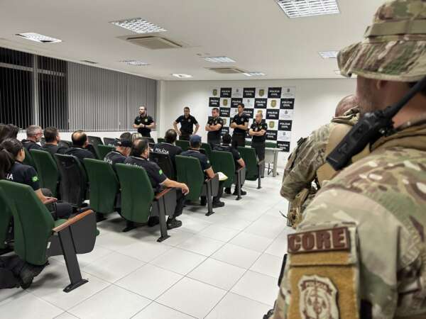 Em combate a grupos criminosos na Capital e RMF, dez pessoas são presas durante operação