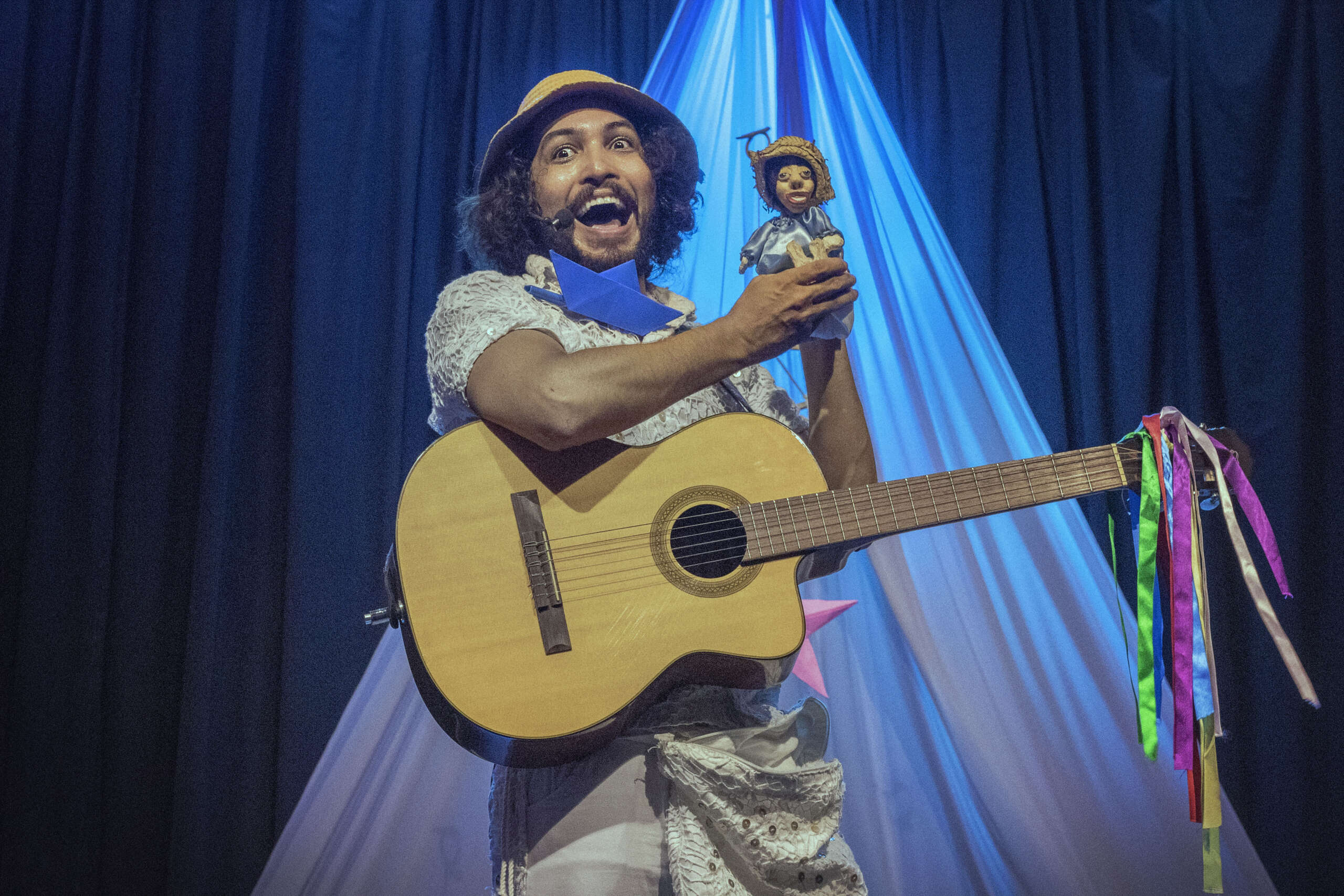 Espetáculo teatral, promovido pelo Sobrado, apresenta as aventuras de um pescador e seu barquinho