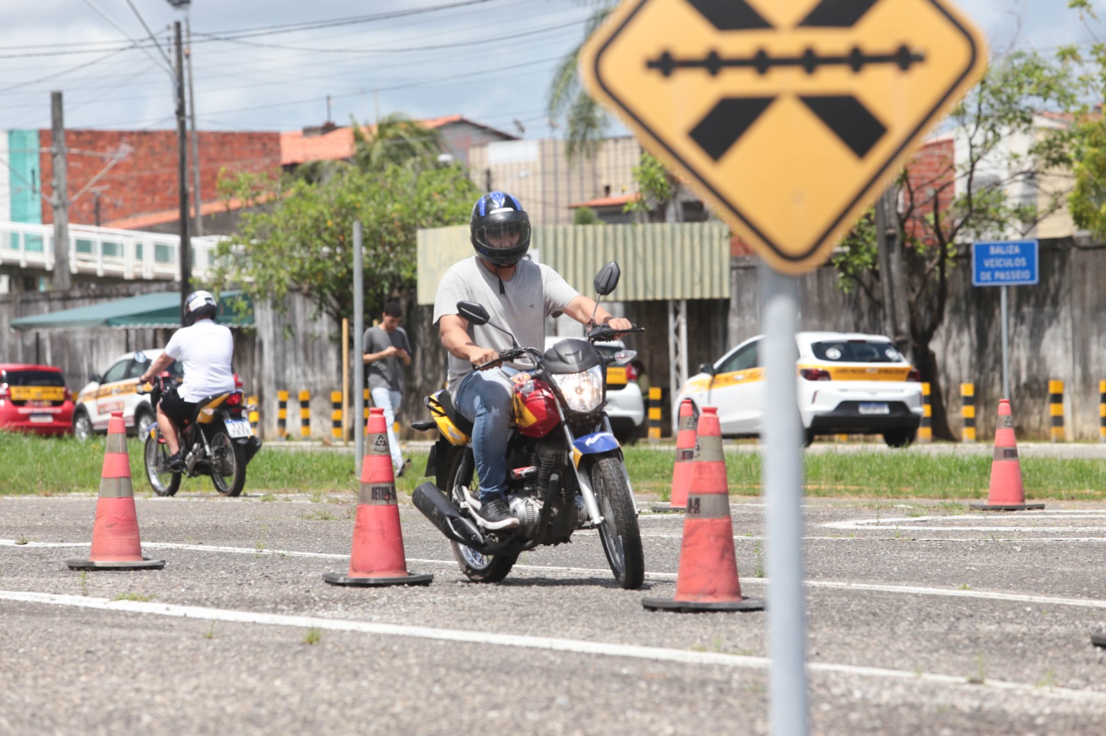 Detran-CE atende candidatos do programa CNH Popular em Fortaleza, Caucaia, Maracanaú e Eusébio a partir desta segunda (7)
