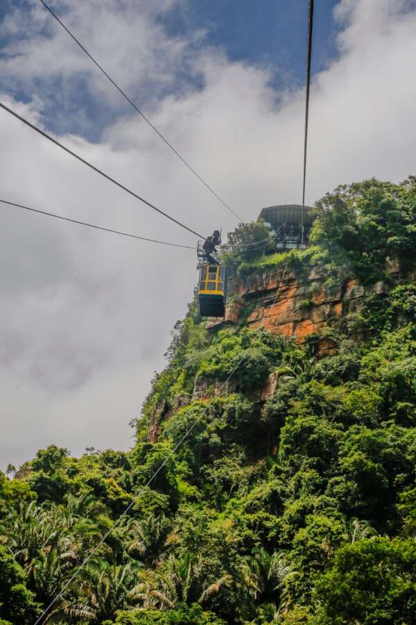 Bondinho de Ubajara atrai mais de 2 mil visitantes durante o feriadão e arrecada quase 5 toneladas de alimentos