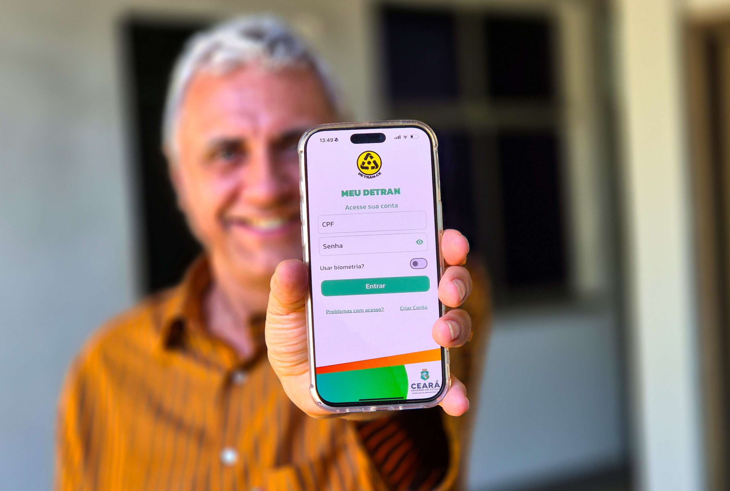 Pagamento de licenciamento via pix possibilita emissão instantânea de documentos de veículos registrados no Ceará