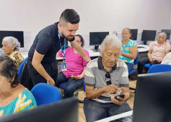 Educação 60+: pessoas idosas ingressam em capacitação tecnológica no Senac; saiba como participar da próxima turma