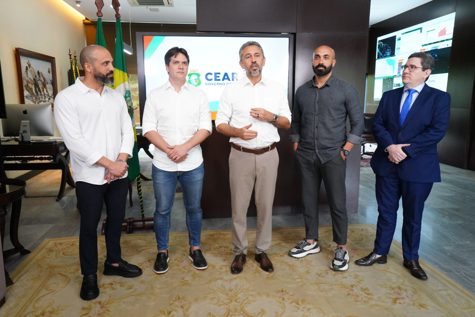 Geração de empregos: Governo do Ceará anuncia instalação de fábrica de calçados em Baturité