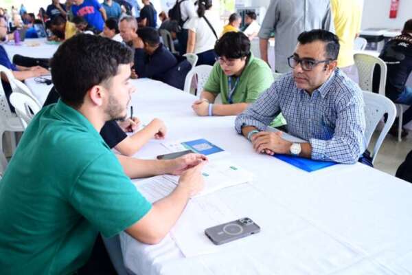 Dia D da Empregabilidade conecta empresas a profissionais com deficiência, em Fortaleza