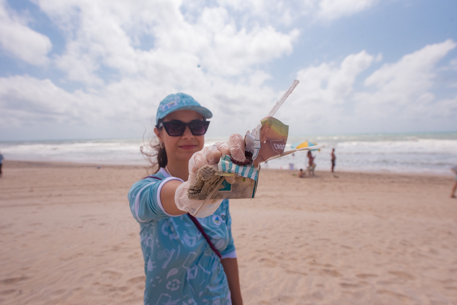 Cagece participa de Super Limpeza de Praia neste domingo (8), em Fortaleza