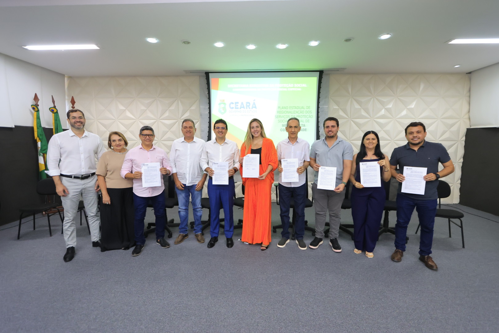 Governo do Ceará implantará abrigos para crianças e adolescentes em Morrinhos e São Luís do Curu