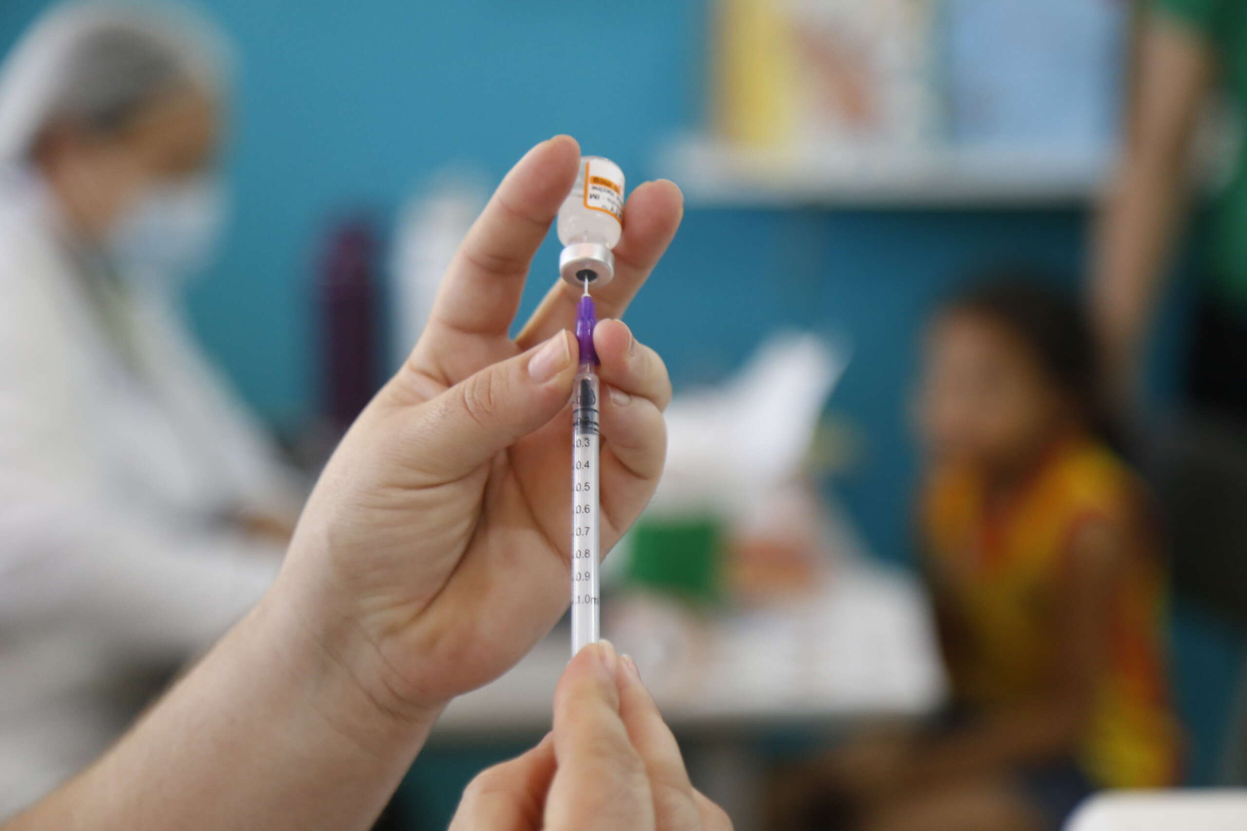 Estudo inédito da Uece destaca impacto das fake news sobre vacinação na mortalidade por covid