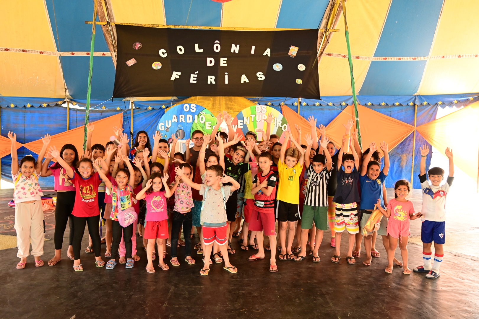 Crianças e adolescentes embarcam na “Fantástica Fábrica de Diversão”, colônia de férias gratuita em equipamentos da SPS