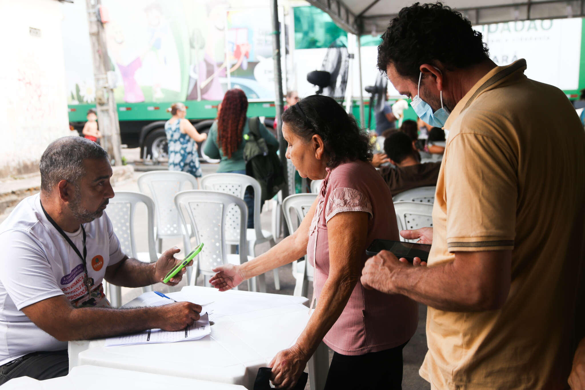 Caminhão do Cidadão leva serviços a seis municípios nesta semana