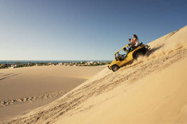 Ceará fica em primeiro lugar do Nordeste e supera média nacional no crescimento das atividades turísticas