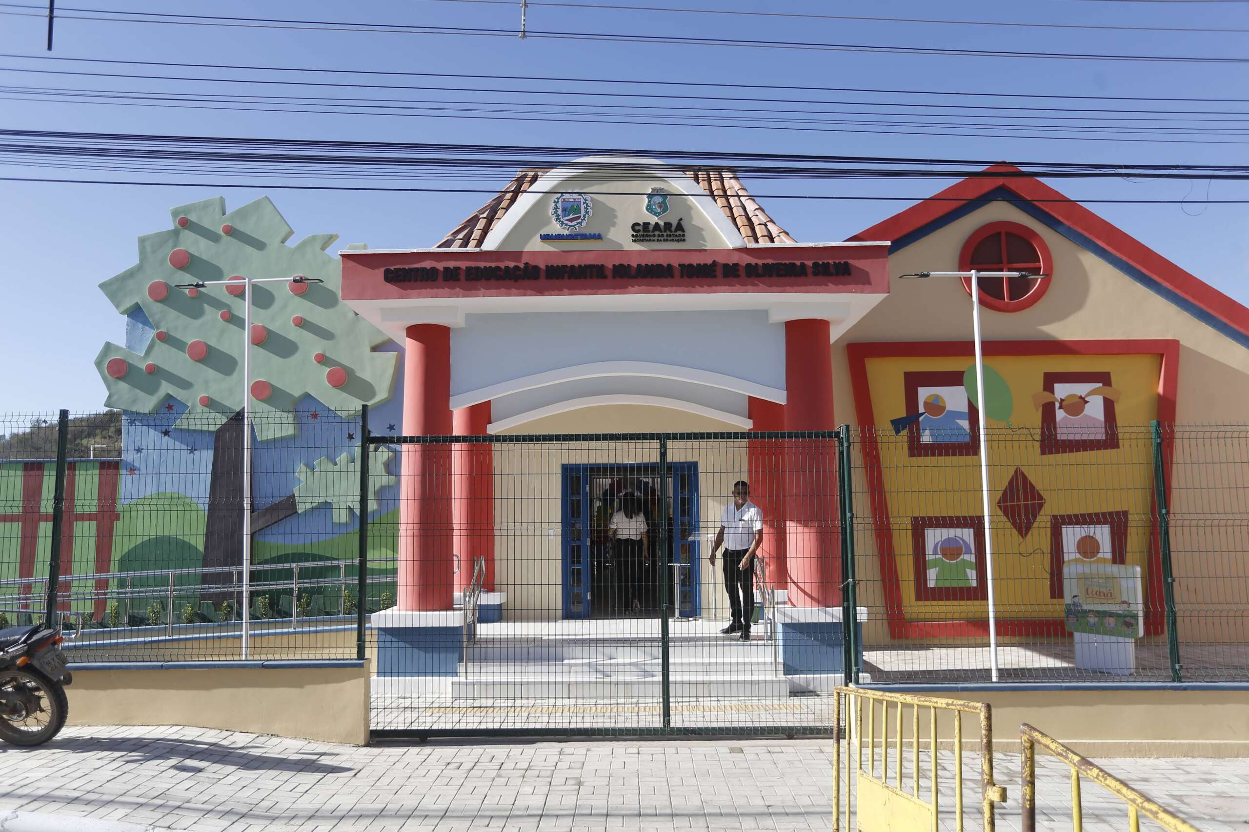 População de Uruburetama recebe Centro de Educação Infantil e a 300ª Areninha do Interior do Ceará