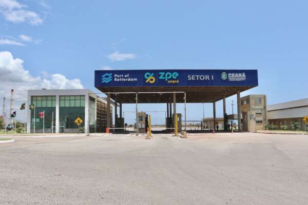 ZPE Ceará celebra 12 anos com lançamento de guia inédito para atração de novos investimentos