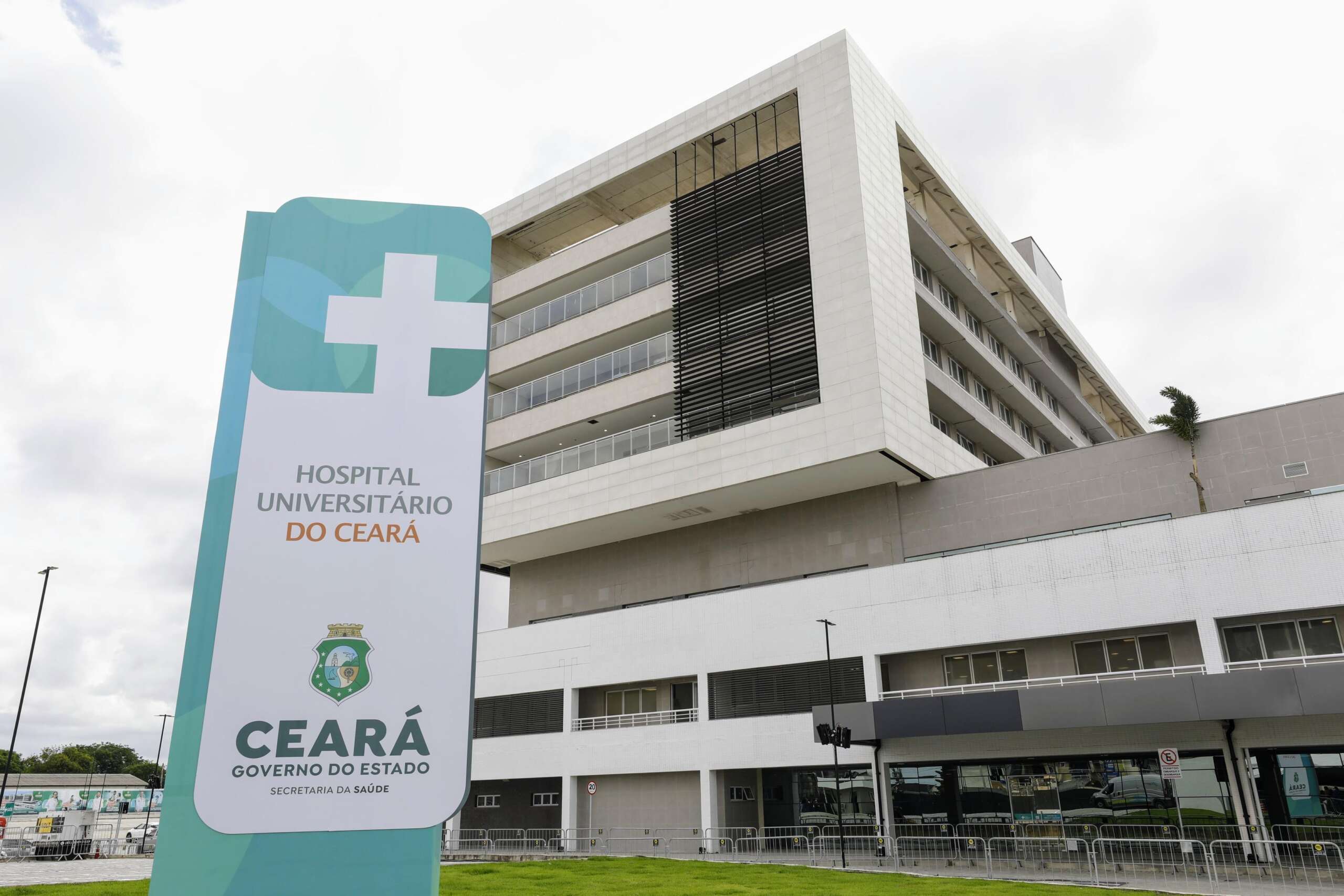 Hospital Universitário do Ceará amplia atendimento especializado e realiza cirurgias ortopédicas de alta complexidade