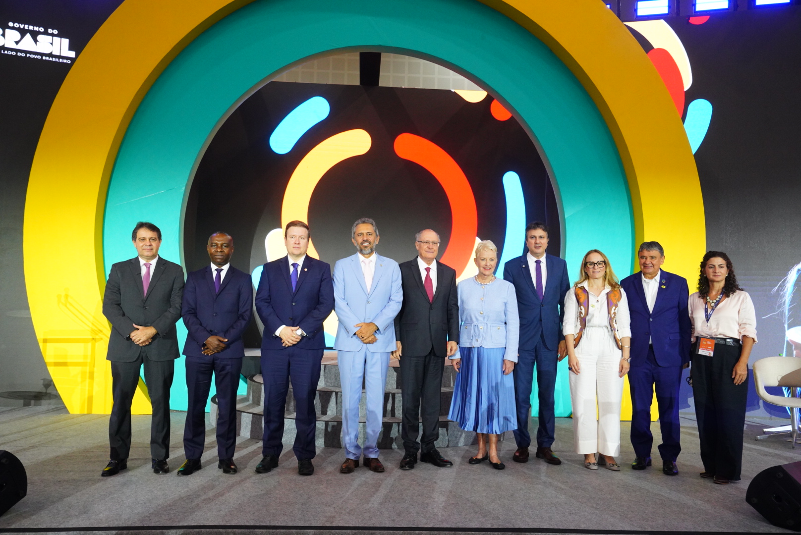 Na 2ª Cúpula Global da Coalizão para a Alimentação Escolar, governador Elmano de Freitas destaca importância da merenda para a aprendizagem