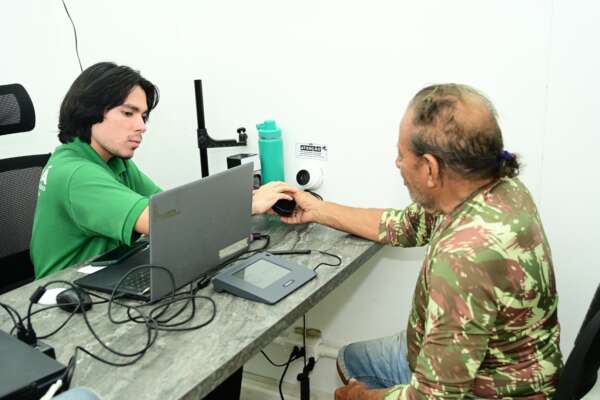 Caminhão do Cidadão percorre Fortaleza e seis municípios do interior cearense