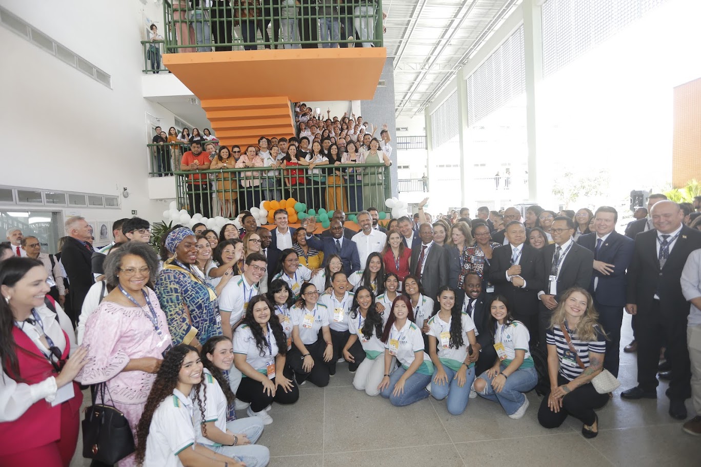 Estudantes do Ceará recebem autoridades da 2ª Cúpula Global da Coalizão para a Alimentação Escolar para almoço em escola em tempo integral