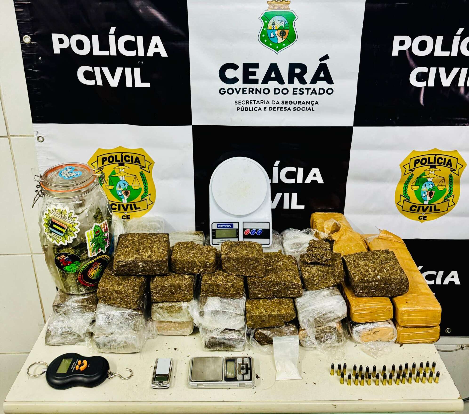 PCCE captura quatro suspeitos e apreende 16 quilos de maconha em Juazeiro do Norte