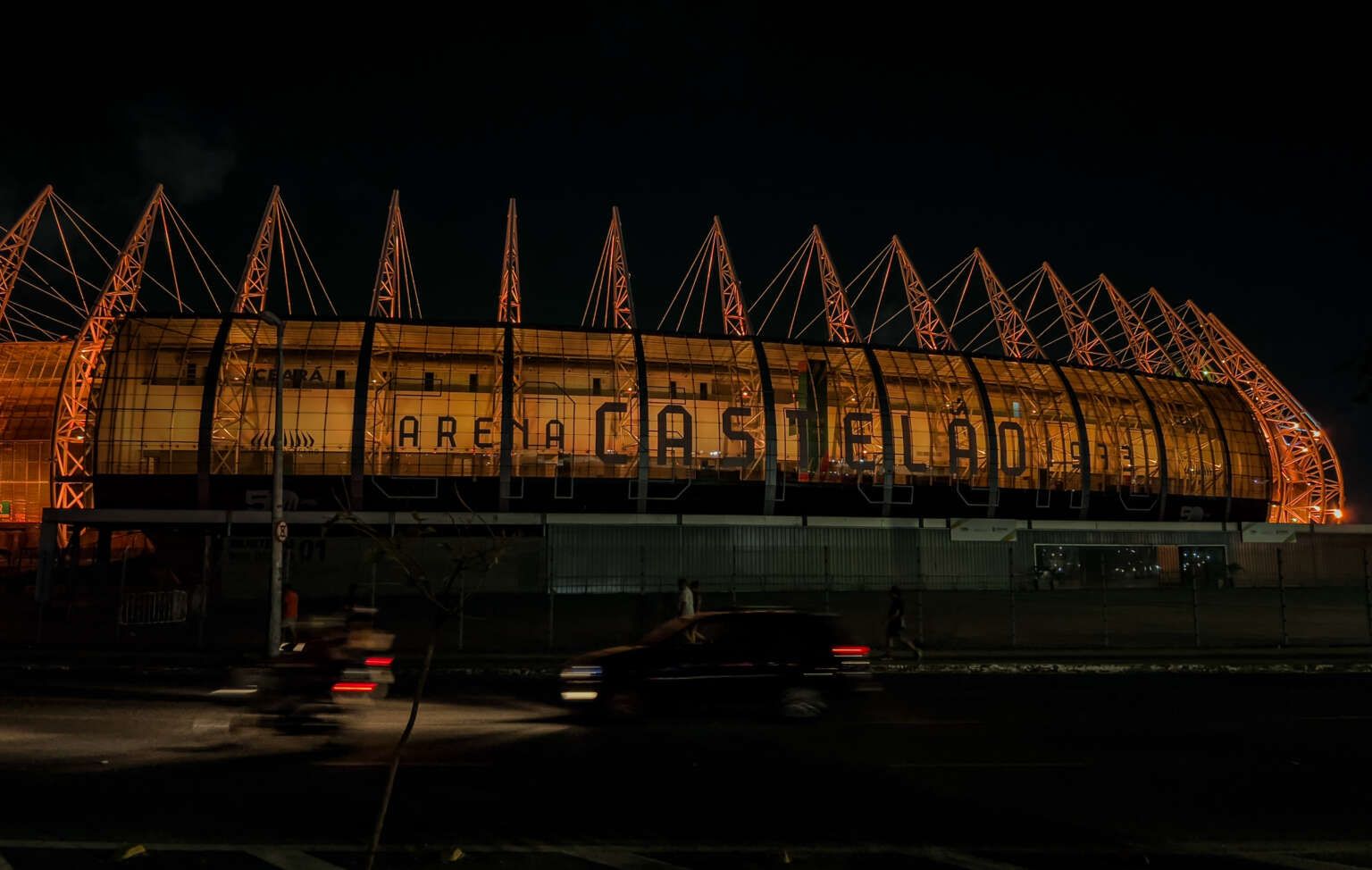 Governo do Ceará projeta economia anual de R$ 15 milhões com energia limpa em prédios públicos