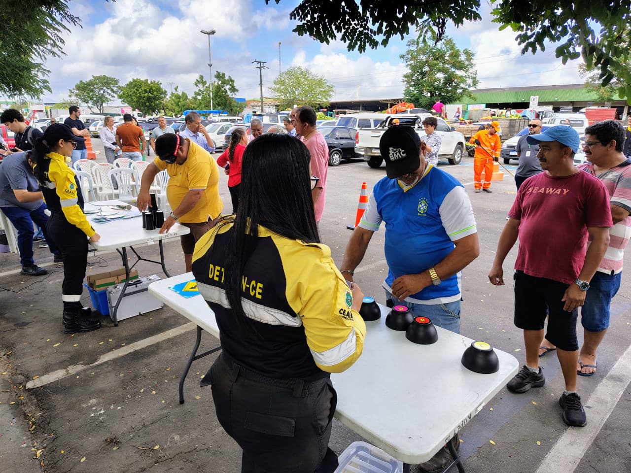Detran e Ceasa promovem ação educativa para caminhoneiros na Semana Nacional do Trânsito