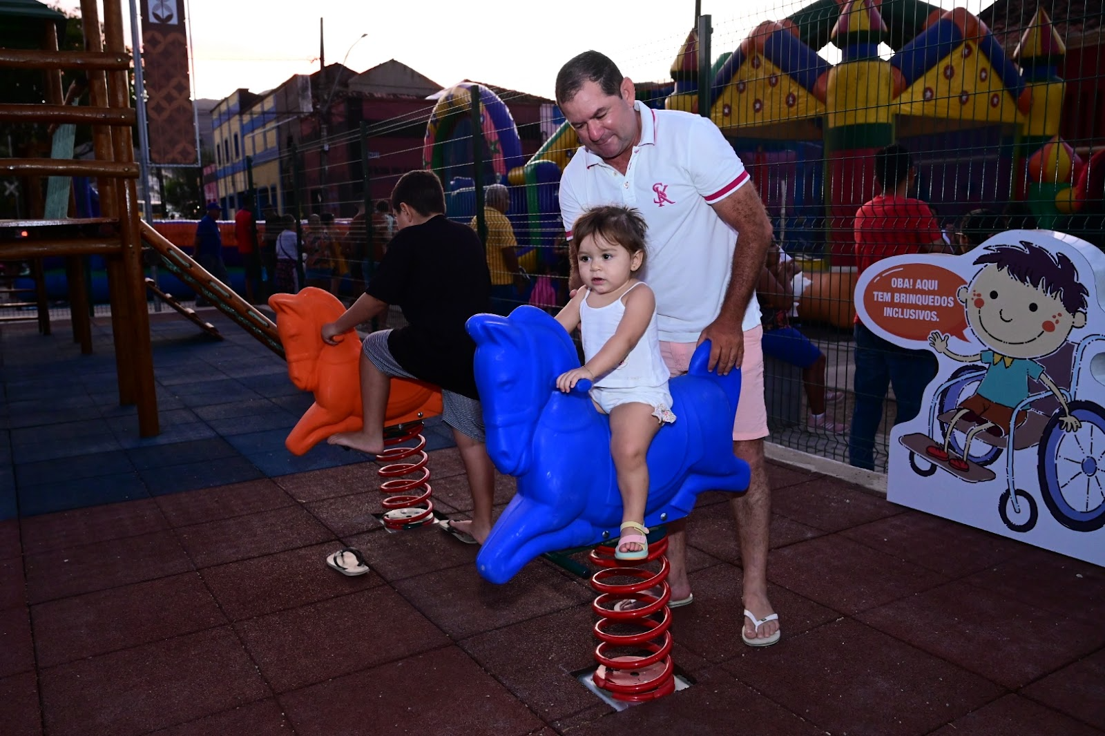 Poranga recebe, nesta quarta, brinquedopraça e academia ao ar livre