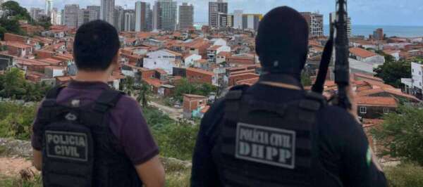 Investigados por homicídio da “Casa do Papai Noel” são presos por roubo e associação criminosa em Fortaleza e Amontada
