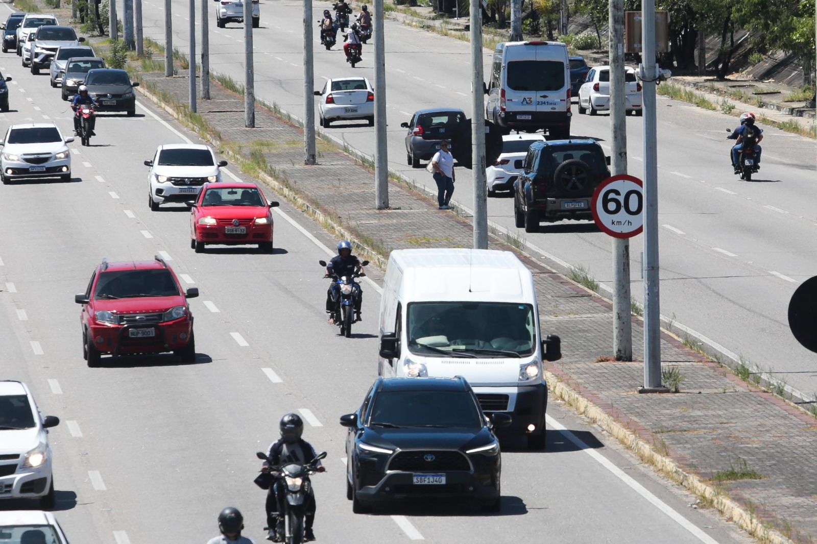 Detran-CE converte multas leves e médias em advertências educativas de forma automática