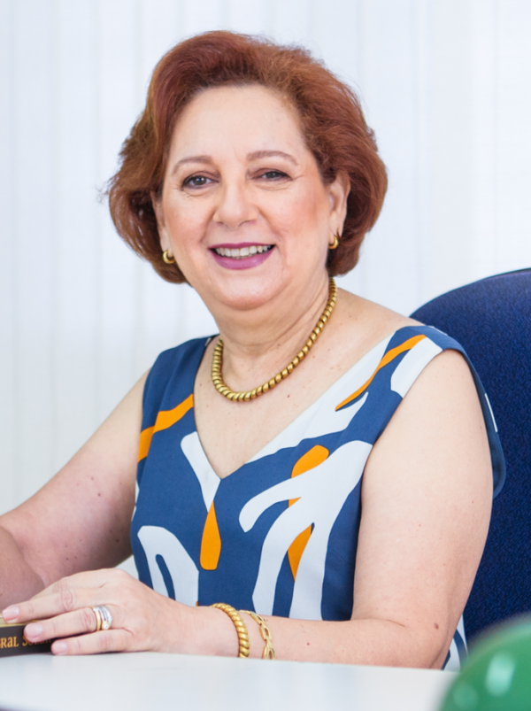 UVA concede título de Doutora Honoris Causa à professora Ada Pimentel