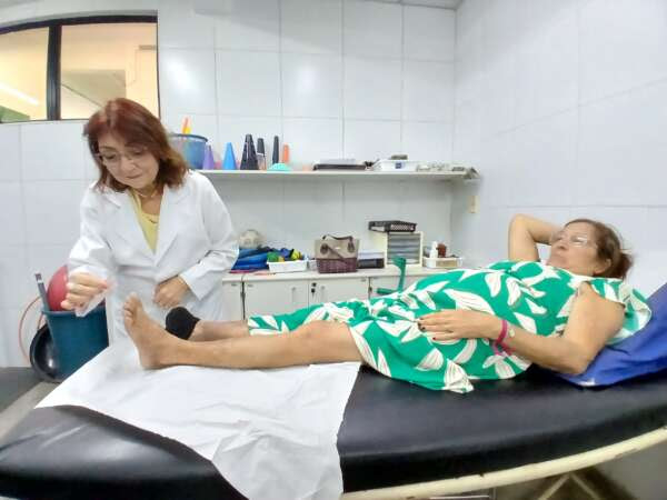 Fisioterapia no CIDH foca no tratamento de dores e de neuropatia; condição decorrente da diabetes causa dormência nas extremidades do corpo