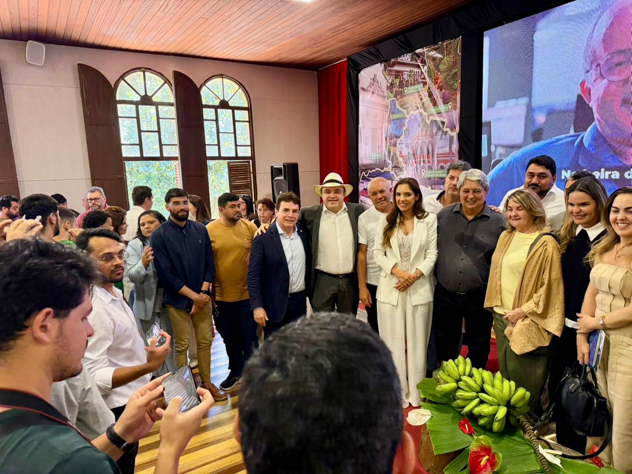 SDE e representantes dos municípios do Maciço de Baturité debatem desenvolvimento econômico na região