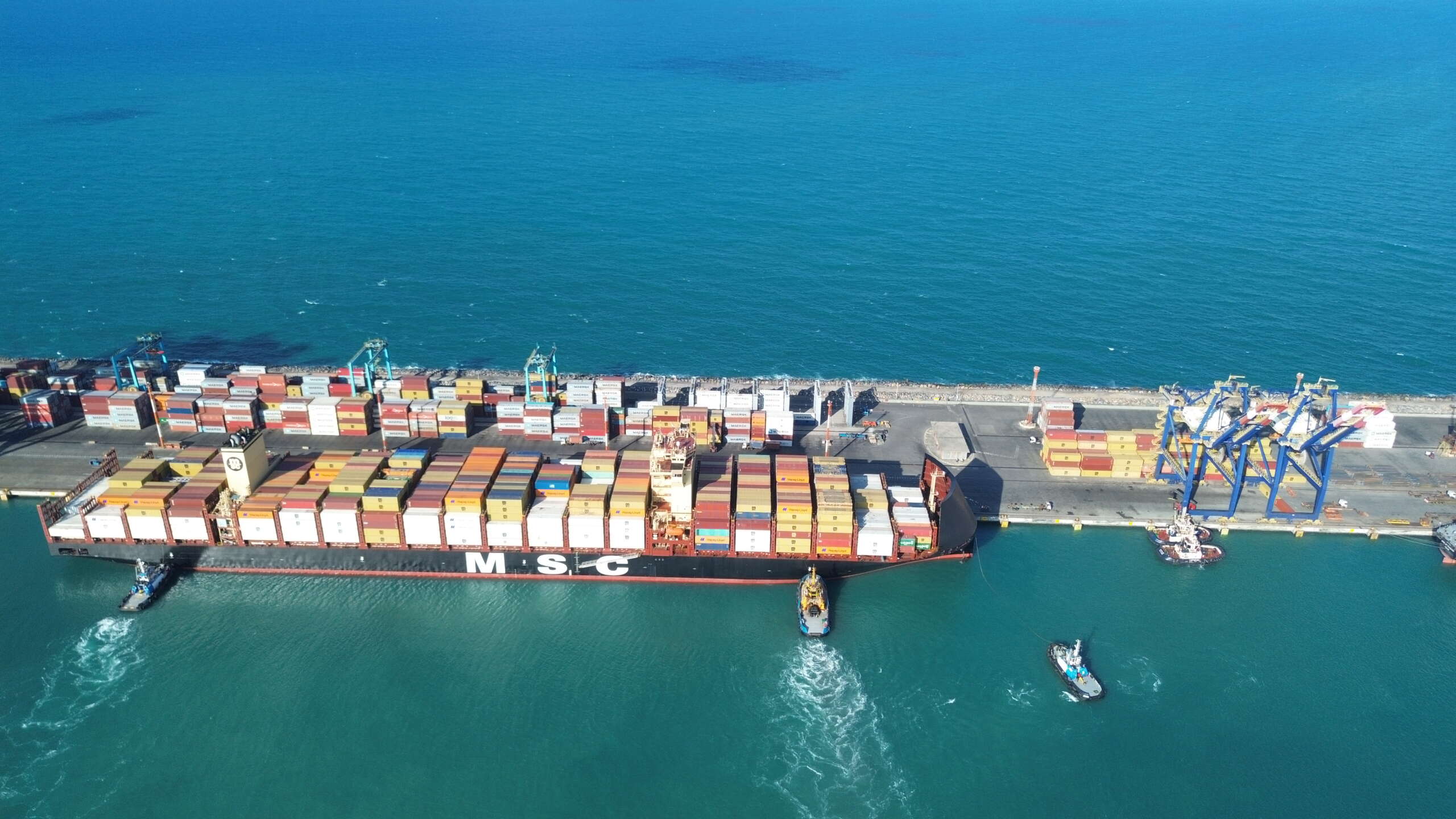 Porto do Pecém quebra novo recorde e já ultrapassa movimentação de contêineres de 2024 a dois meses do fim do ano