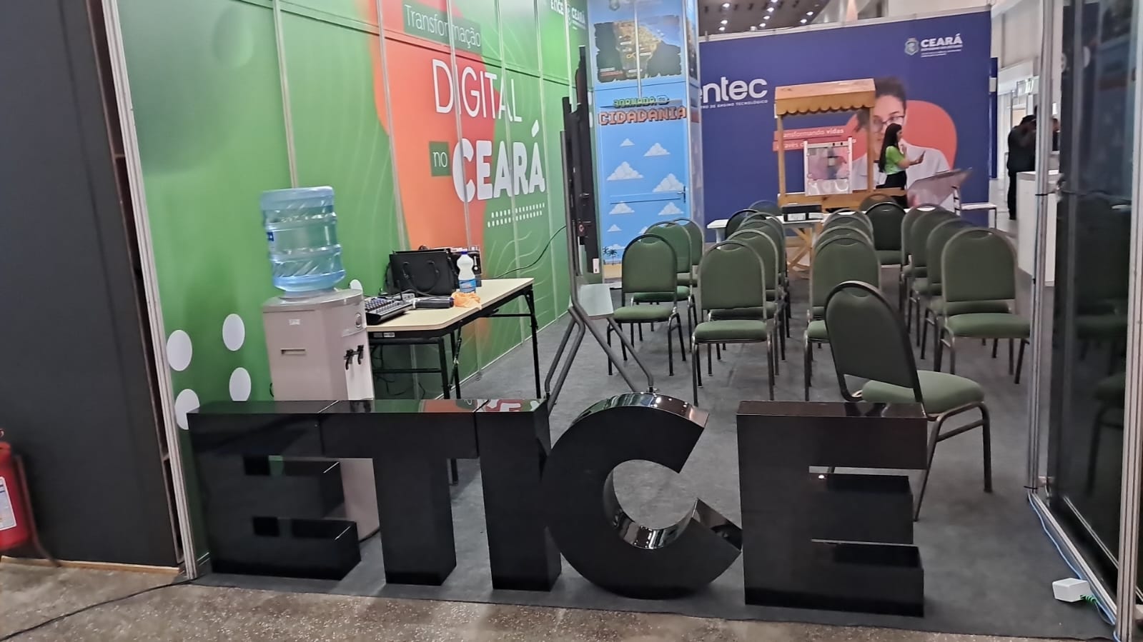 Etice apresenta palestra e oficina sobre conectividade e infraestrutura digital na Feira do Conhecimento 2025