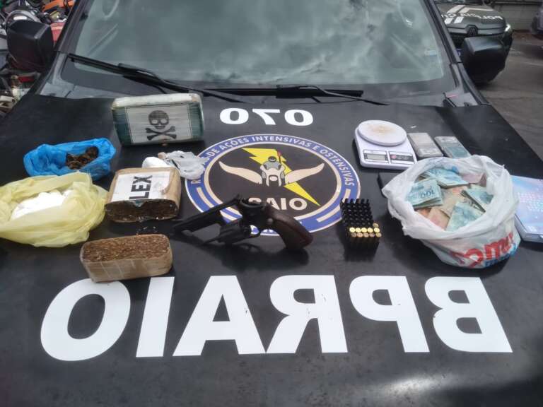 Polícia Militar prende suspeito e apreende arma de fogo, drogas e munições em Sobral