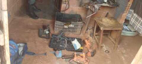 PMCE realiza prisão e apreende espingarda e material usado na fabricação de armas em Barbalha