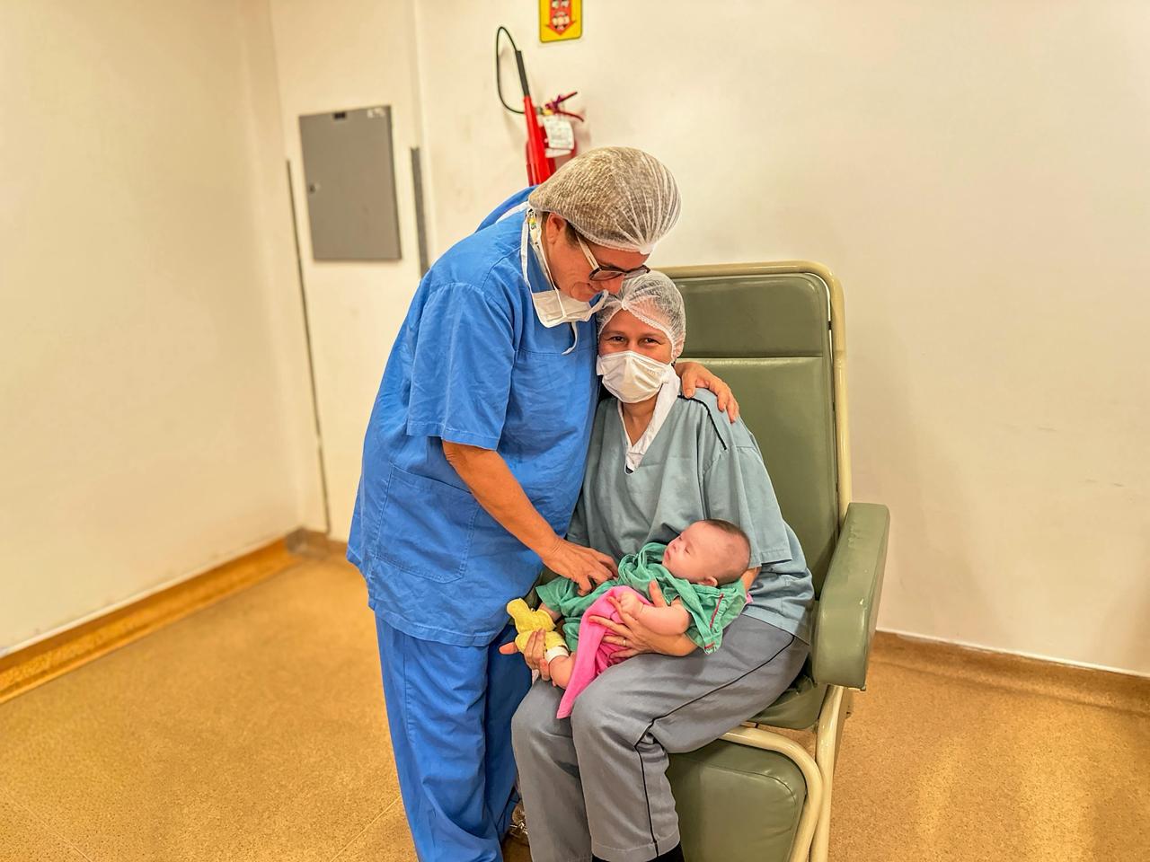 Referência em oftalmologia no Ceará, HGF opera catarata congênita bilateral em bebê com síndrome de Down