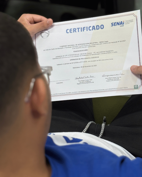 Jovens do CS Patativa do Assaré celebram formatura e projetam novos caminhos