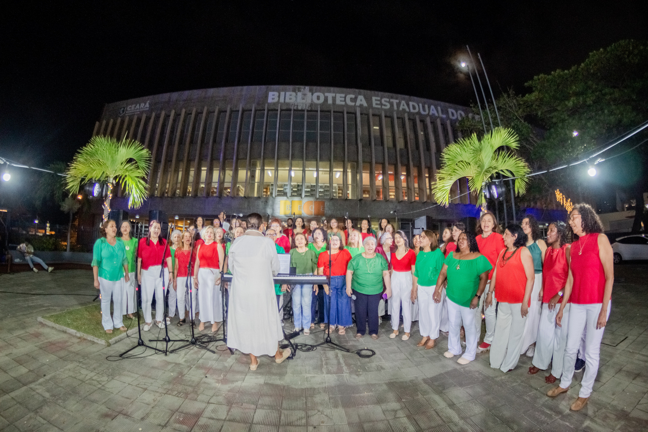 Bece realiza noite especial de Natal com apresentações musicais