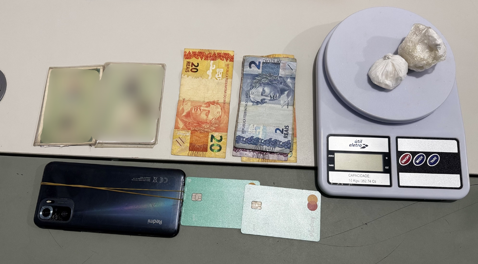 PCCE prende suspeito de tráfico de drogas e cumpre 16 mandados de busca e apreensão em Fortaleza