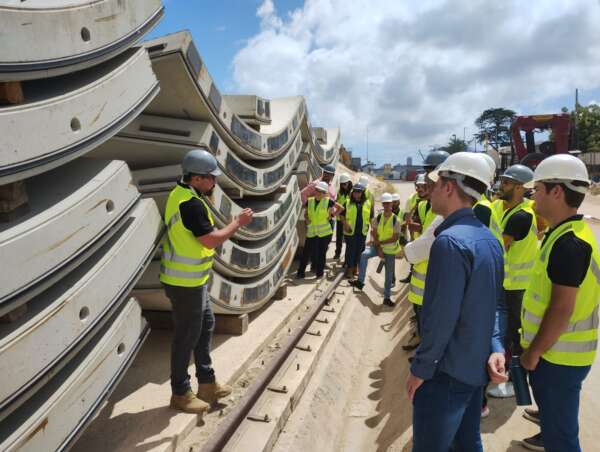 Linha Leste do Metrô recebe cerca de 200 visitantes no ano e reforça diálogo com a comunidade técnica