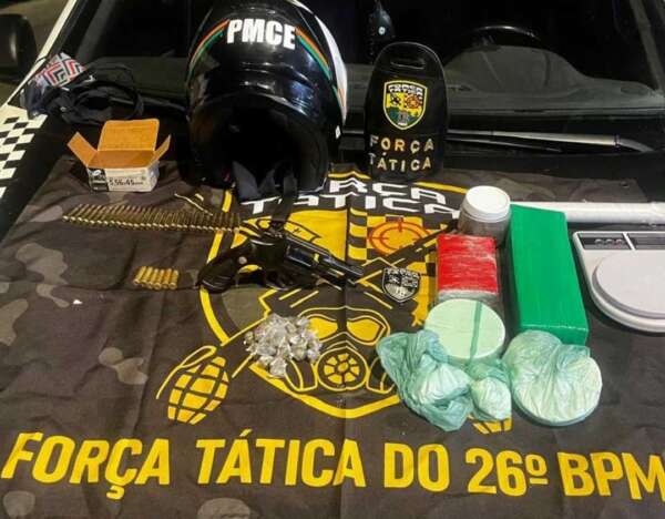 Policiais militares apreendem 1,8 kg de drogas, arma de fogo e munições durante ação em Caucaia