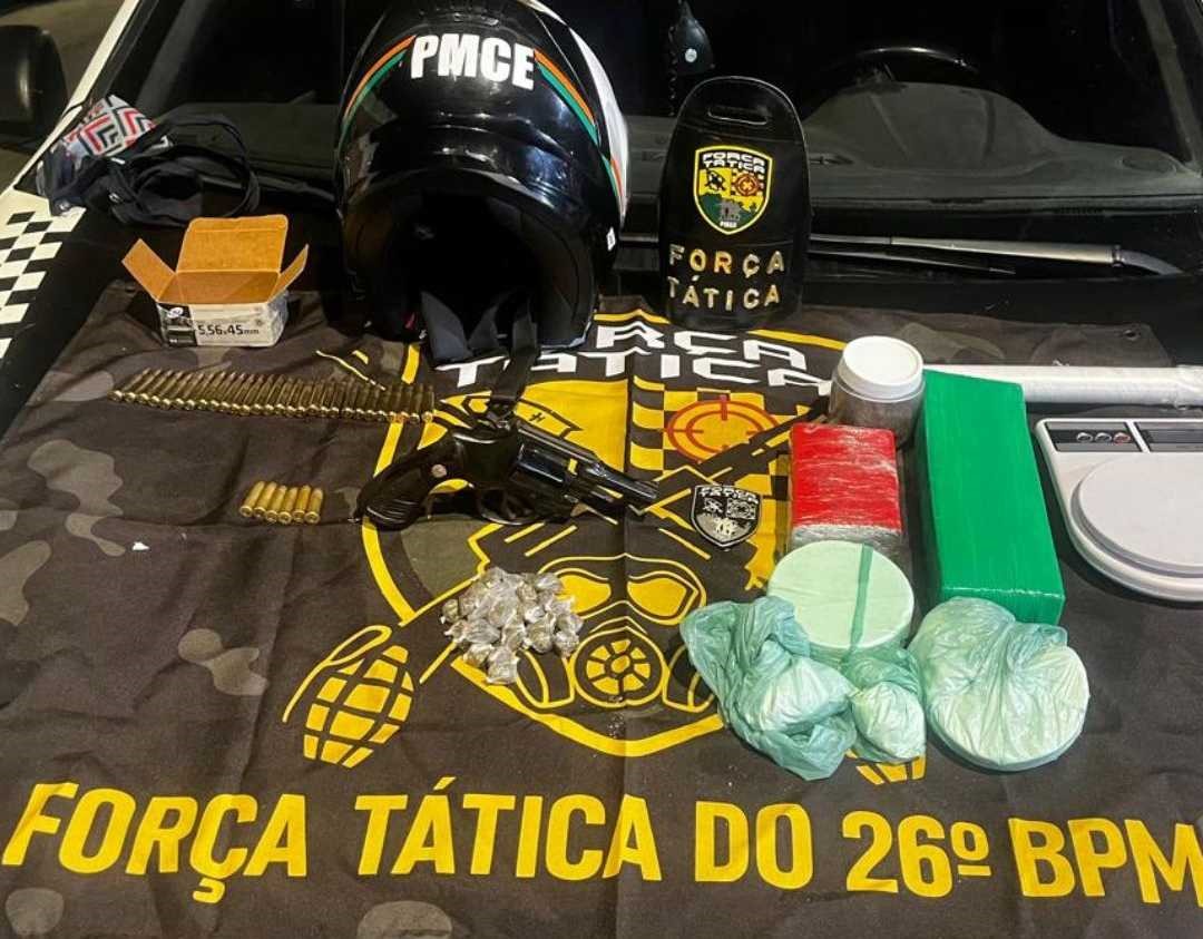 Policiais militares apreendem 1,8 kg de drogas, arma de fogo e munições durante ação em Caucaia