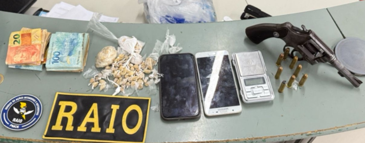 Polícia Militar captura suspeito com drogas e arma de fogo em Canindé