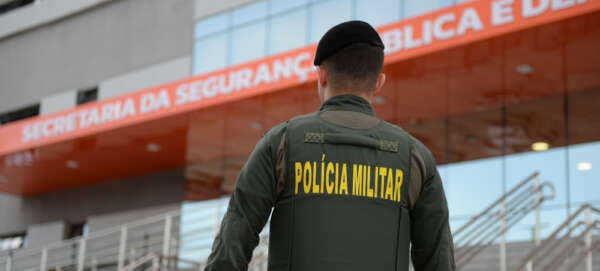 PMCE captura em flagrante homem furtando fios, pela quarta vez, em Fortaleza